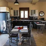 Luxury Thea Villa *