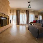 Luxury Thea